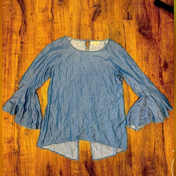 LC Lauren Conrad Chambray Bell Sleeve and Split Back Blouse Top - Picture 4 of 7